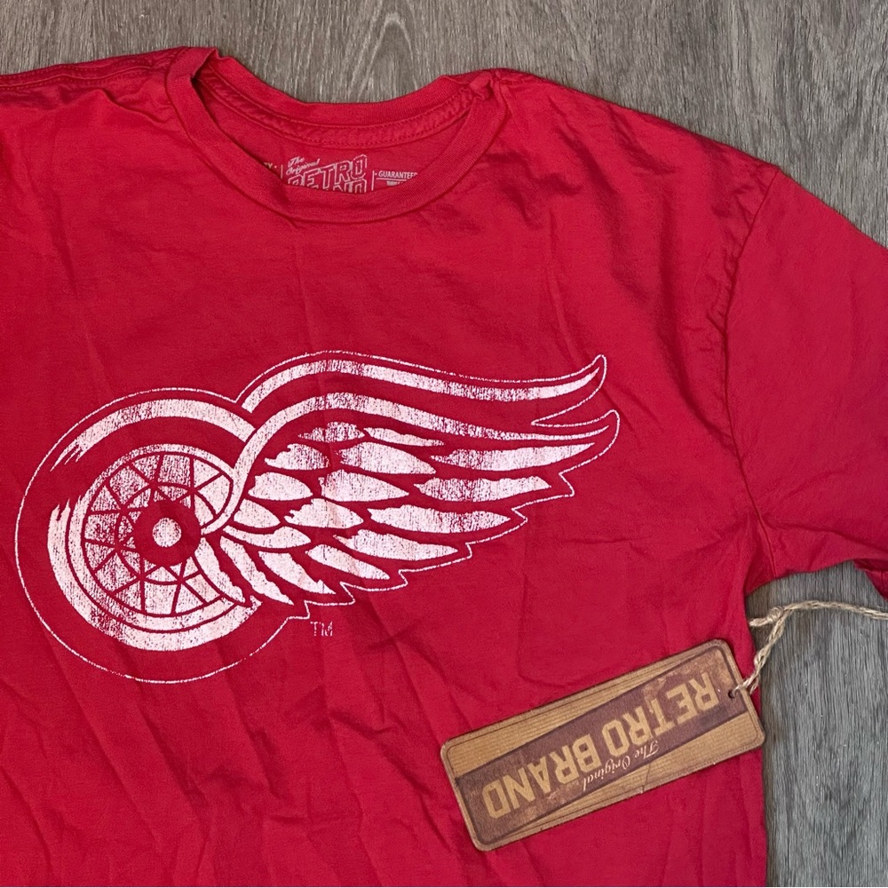 Original Retro Brand Red Short Sleeve T-Shirt with White Winged Wheel Graphic